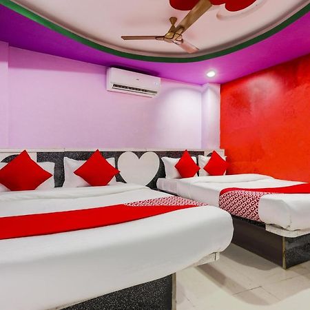 Oyo 45752 Hotel Sb Palace Godarpura Buitenkant foto