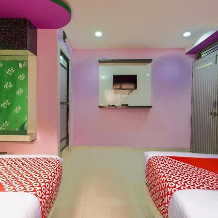 Oyo 45752 Hotel Sb Palace Godarpura Buitenkant foto