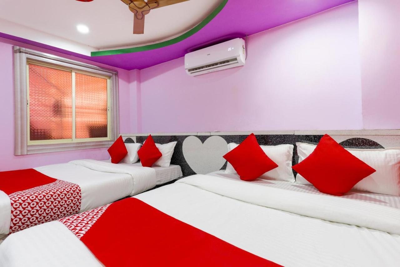 Oyo 45752 Hotel Sb Palace Godarpura Buitenkant foto