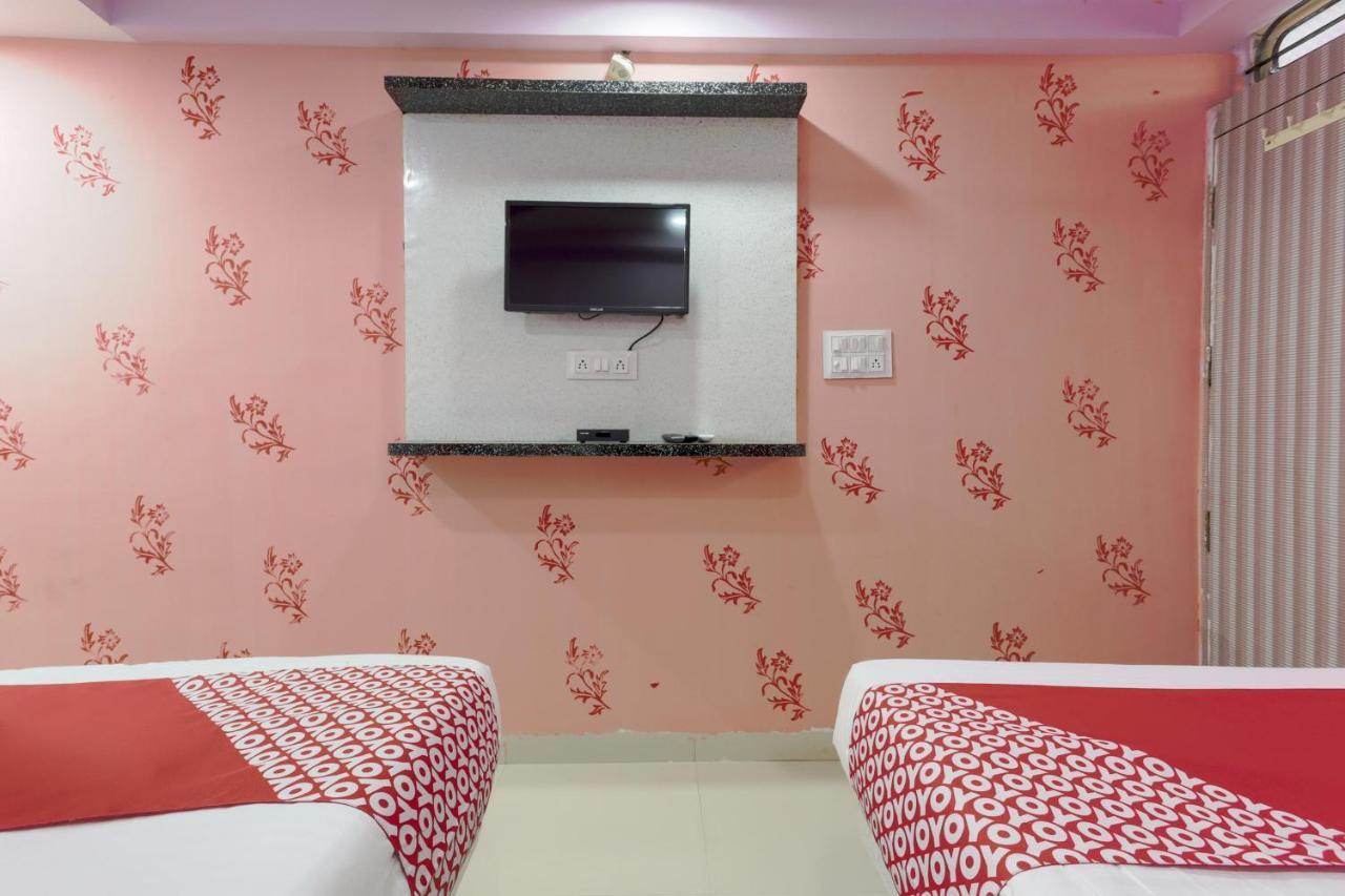 Oyo 45752 Hotel Sb Palace Godarpura Buitenkant foto