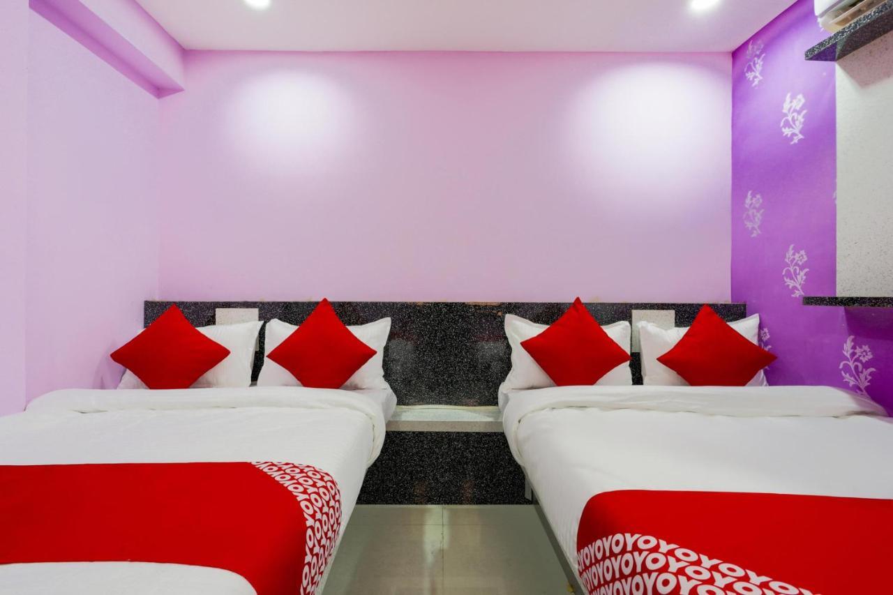 Oyo 45752 Hotel Sb Palace Godarpura Buitenkant foto