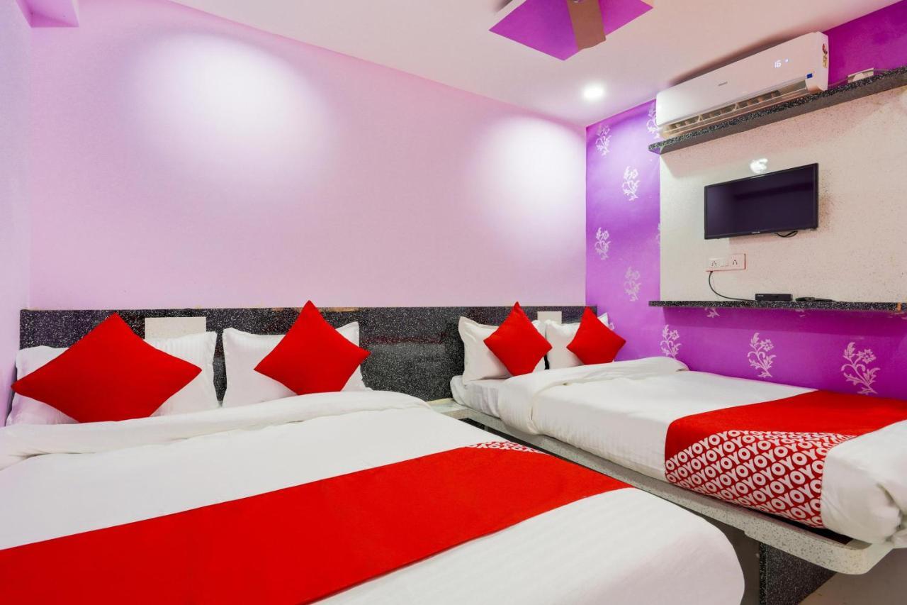 Oyo 45752 Hotel Sb Palace Godarpura Buitenkant foto