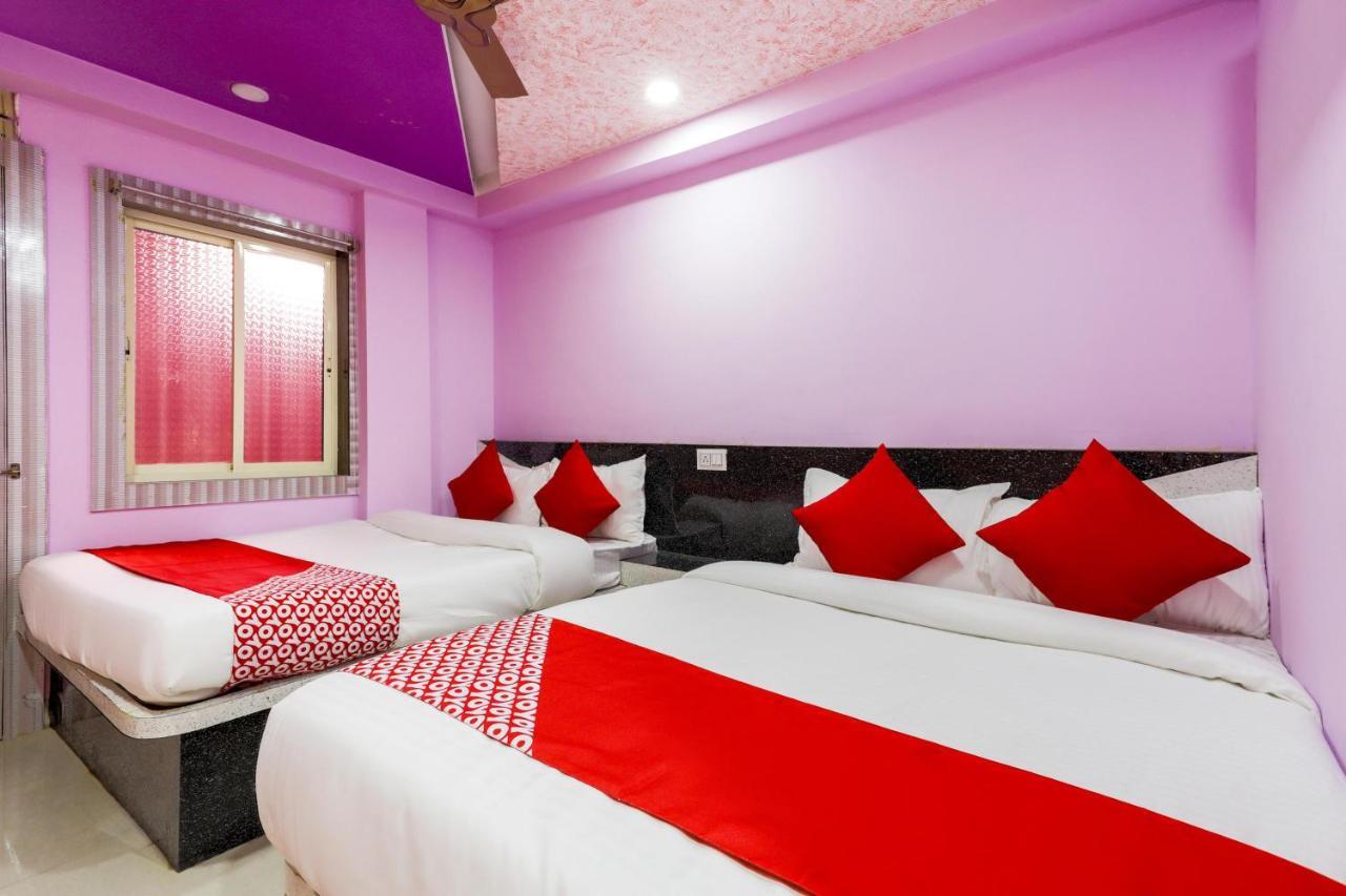 Oyo 45752 Hotel Sb Palace Godarpura Buitenkant foto
