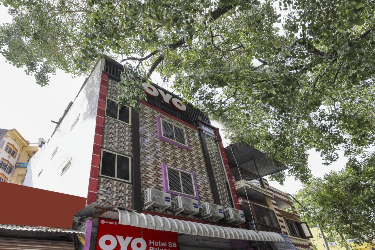 Oyo 45752 Hotel Sb Palace Godarpura Buitenkant foto