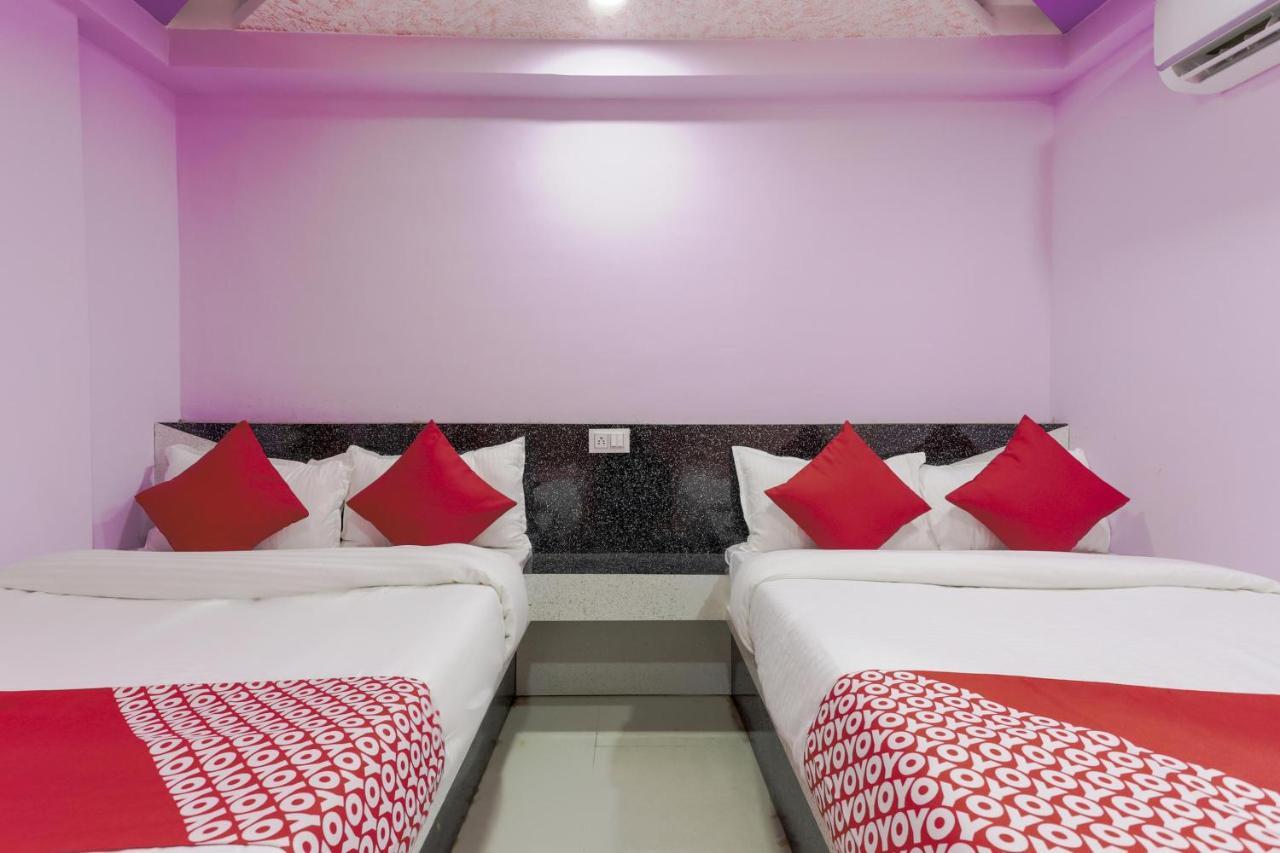 Oyo 45752 Hotel Sb Palace Godarpura Buitenkant foto