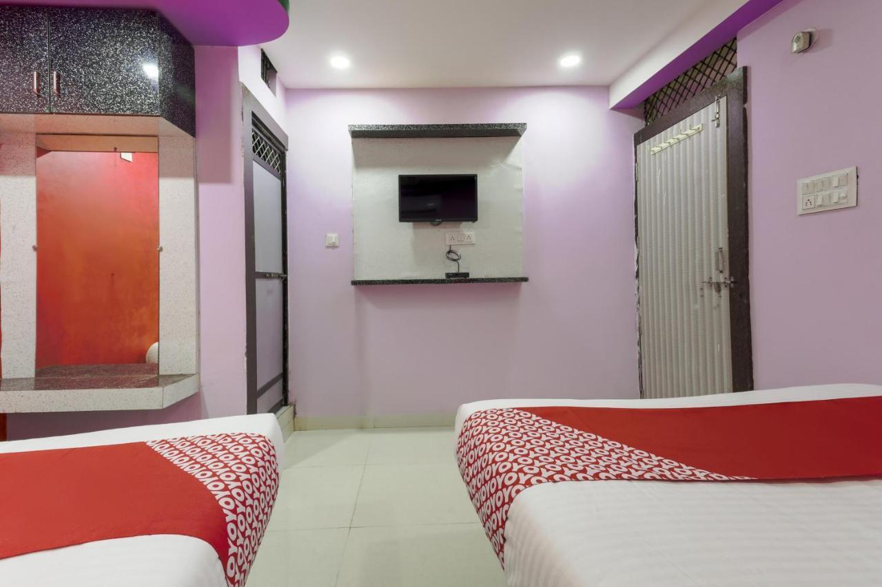 Oyo 45752 Hotel Sb Palace Godarpura Buitenkant foto